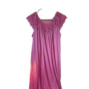 Women's Vanity Fair Vintage Night Gown, Night Dress Size Medium Pink Lace Trim
